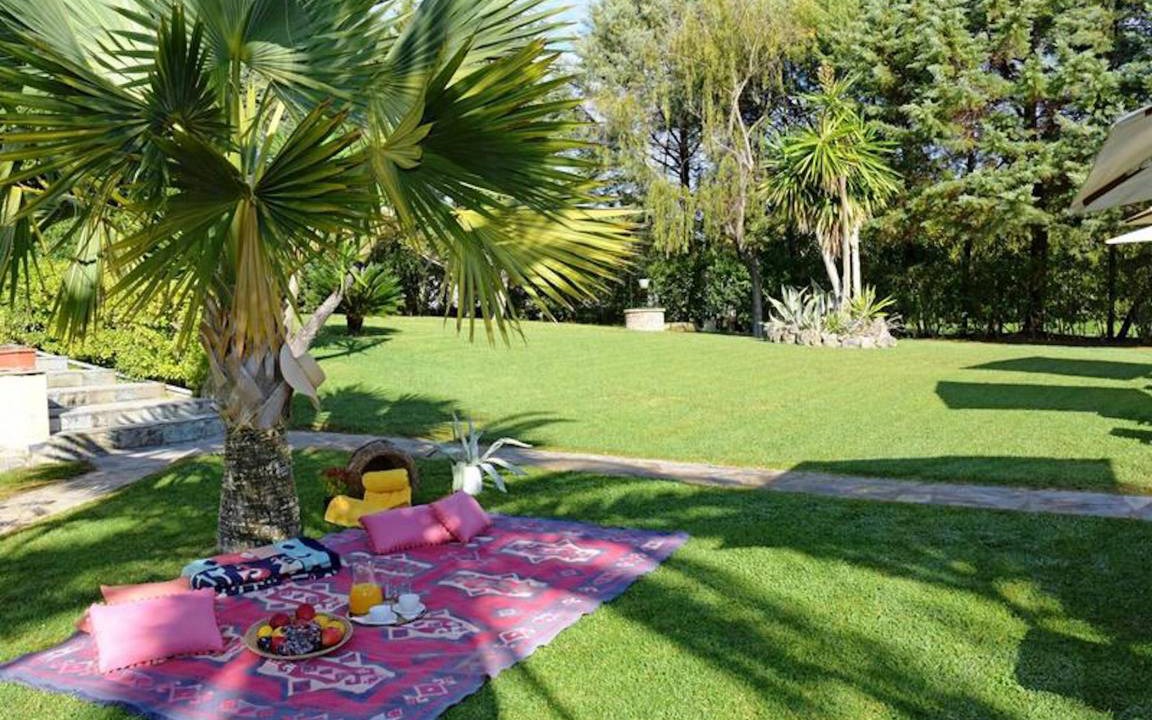Photo of Outdoor in Afra
