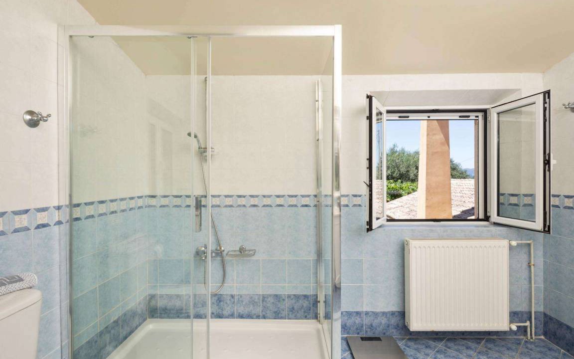 Photo of Bathroom in Vatos