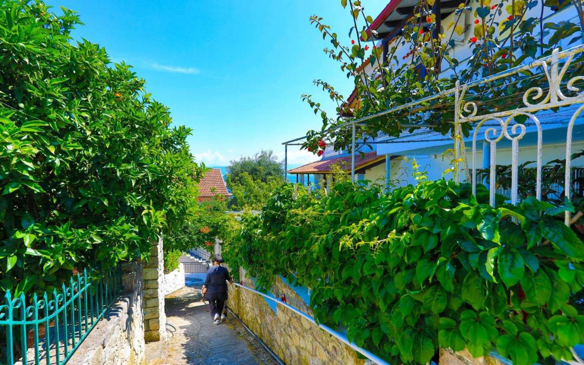 Photo of Others in Gaios