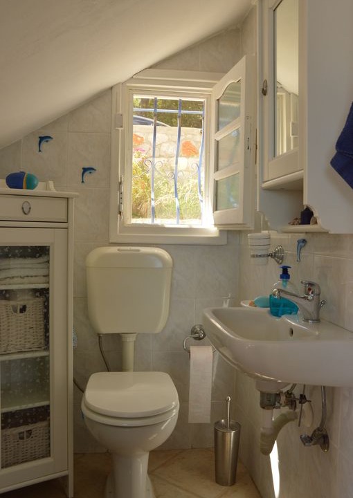 Photo of Bathroom in Katakali