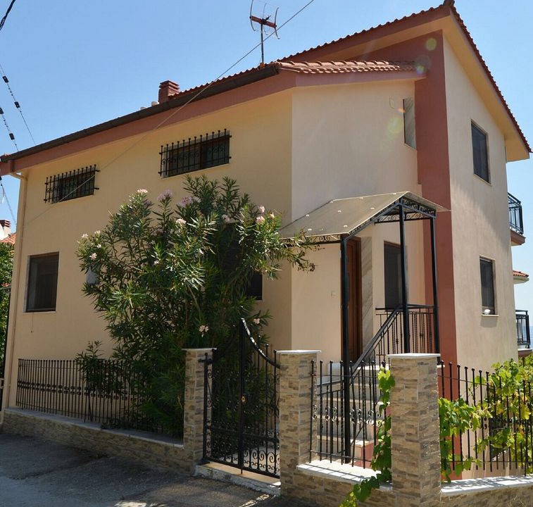 Photo of Buildings in Chrisi Ammoudia