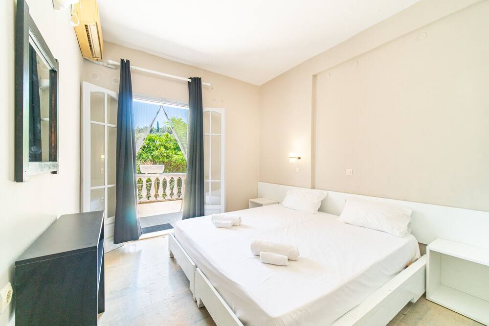 Photo of Bedroom in Gardenos