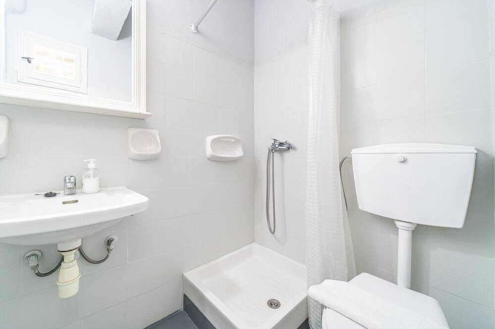 Photo of Bathroom in Gardenos