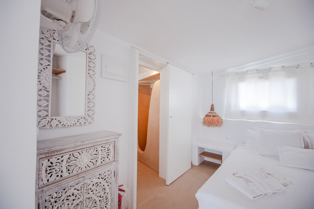 Photo of Bedroom in Milos
