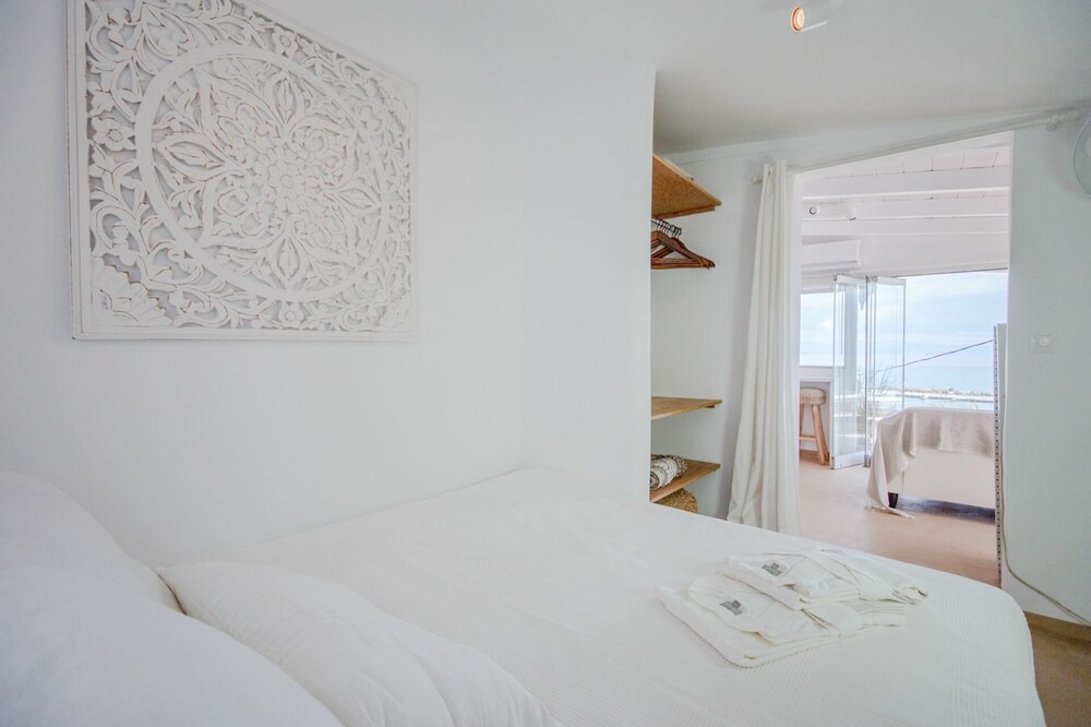 Photo of Bedroom in Milos