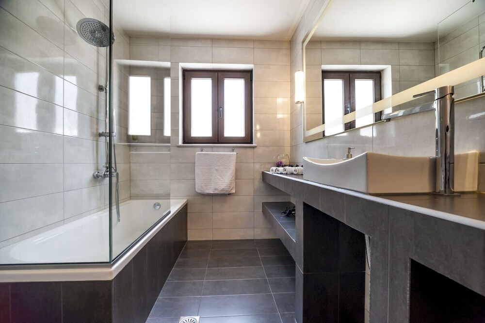 Photo of Bathroom in Katochori