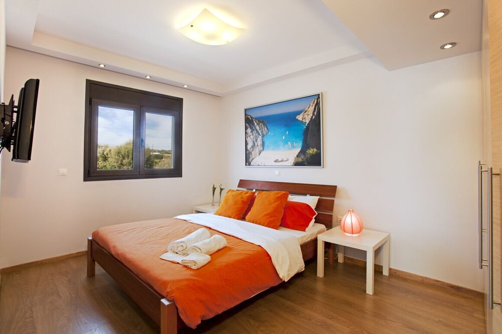 Photo of Bedroom in Lahania