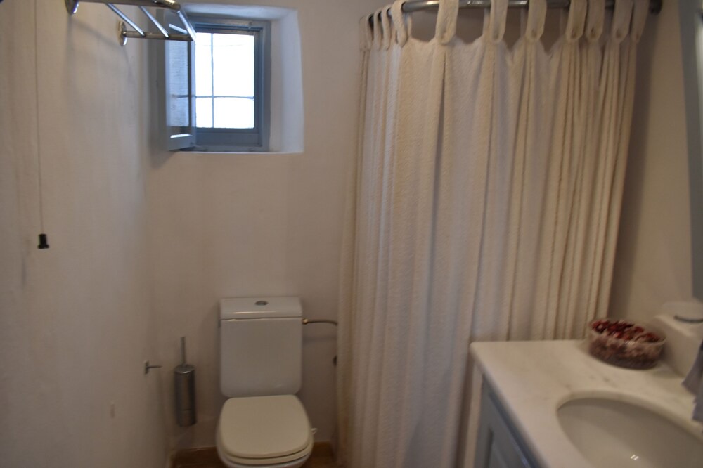 Photo of Bathroom in Chora