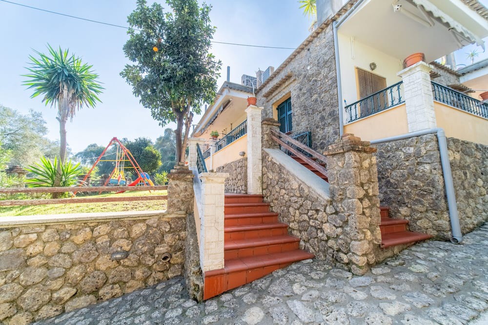 Photo of Outdoor in Vatos