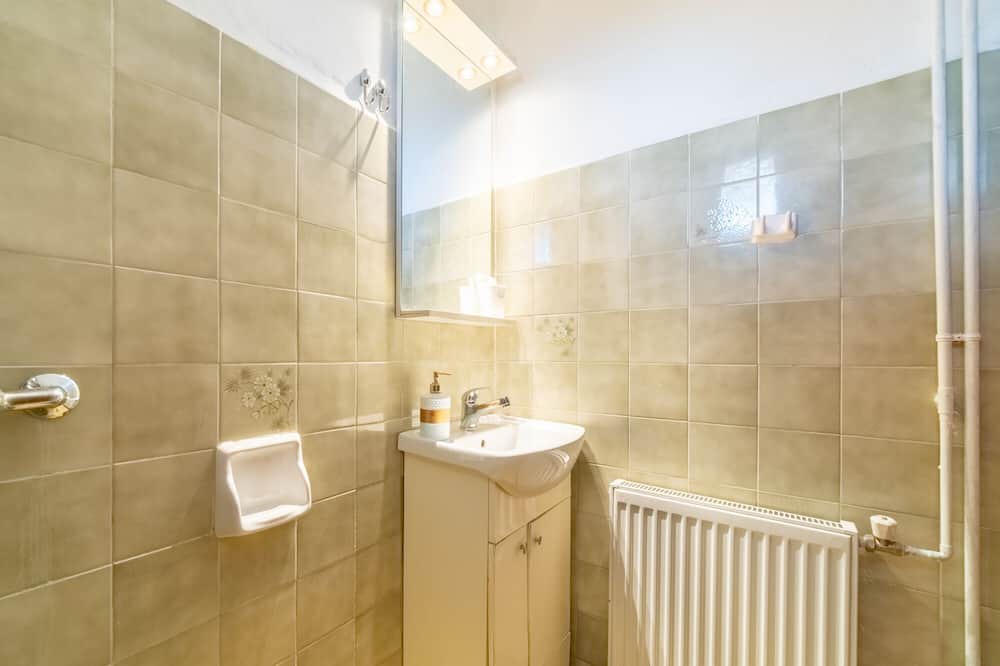 Photo of Bathroom in Vatos