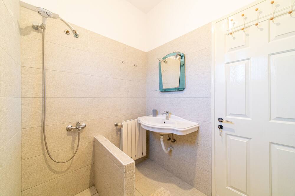 Photo of Bathroom in Kato Korakiana
