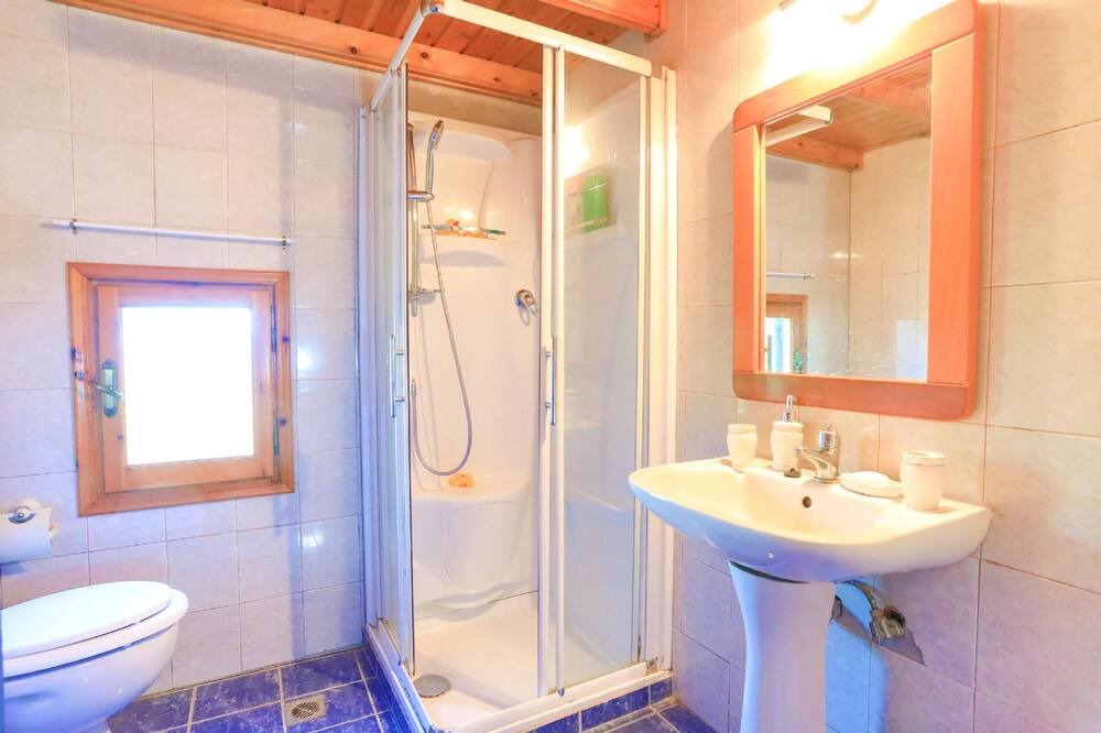 Photo of Bathroom in Magoulades