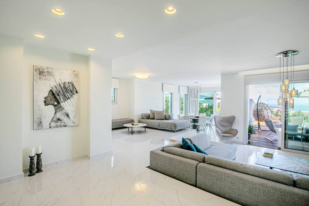 Photo of Livingroom in Afra