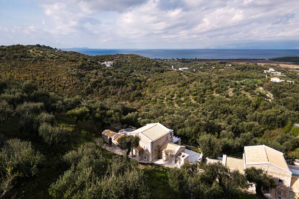 Photo of Outdoor in Peroulion