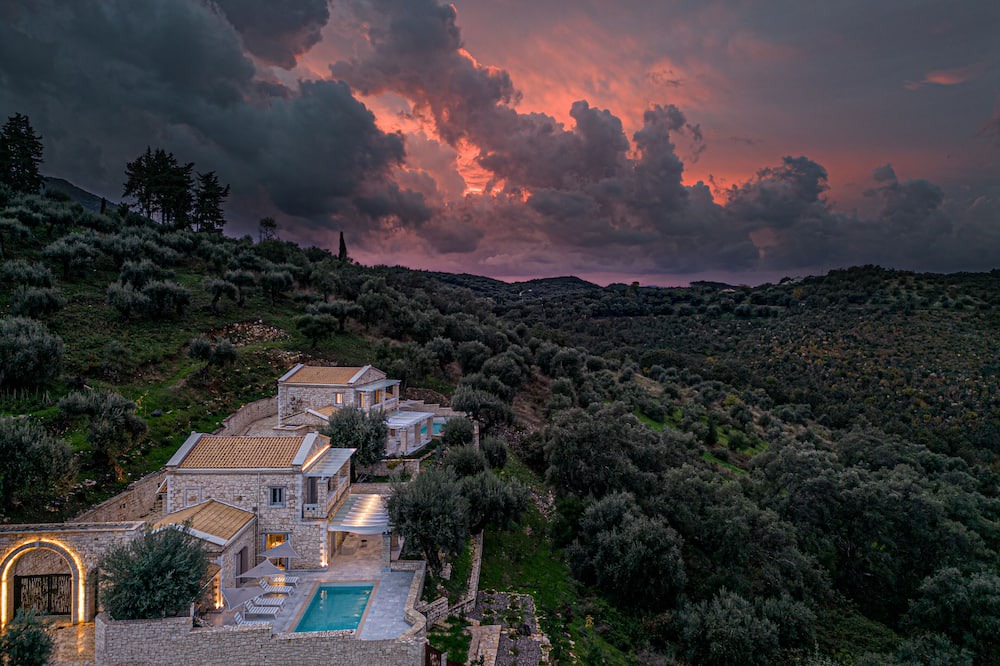 Photo of Outdoor in Peroulion