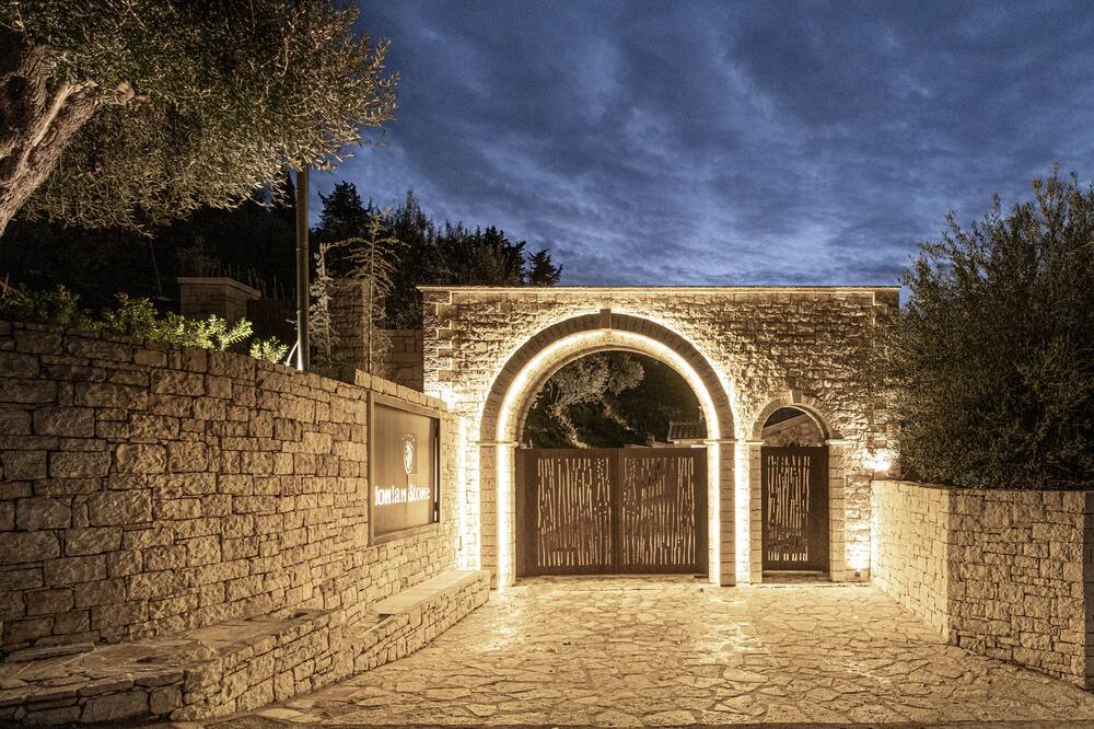 Photo of Outdoor in Peroulion