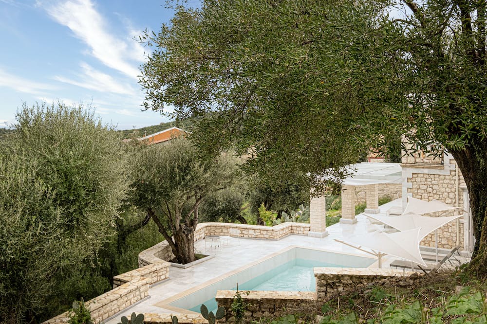 Photo of Outdoor in Peroulion