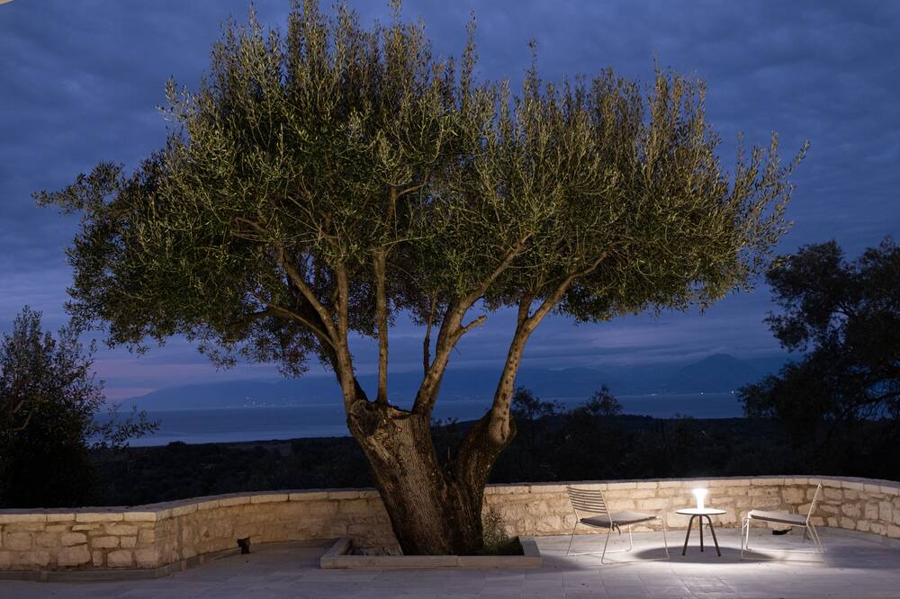 Photo of Outdoor in Peroulion