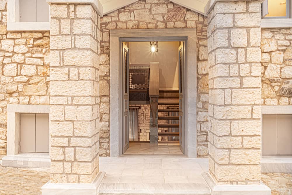 Photo of Outdoor in Peroulion