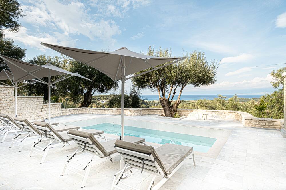 Photo of Outdoor in Peroulion