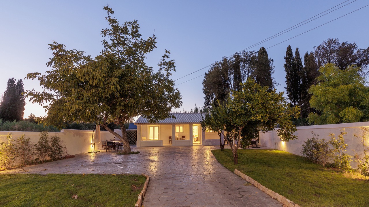 Photo of Outdoor in Alepou