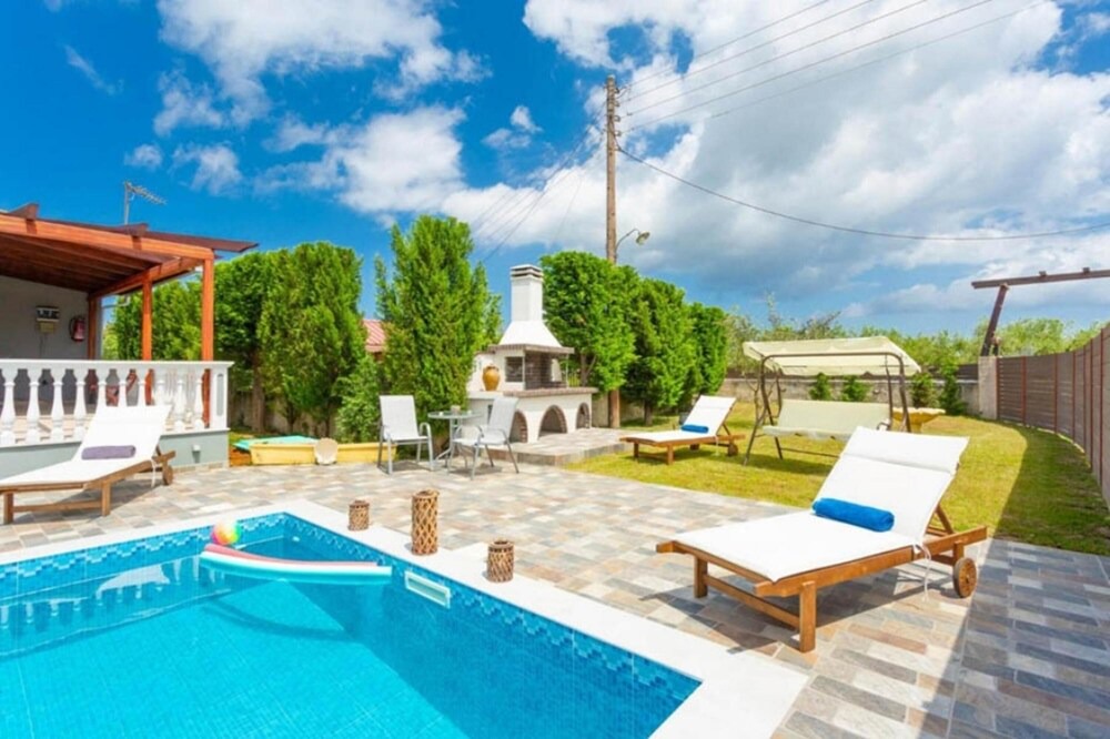 Photo of Outdoor in Neromilos