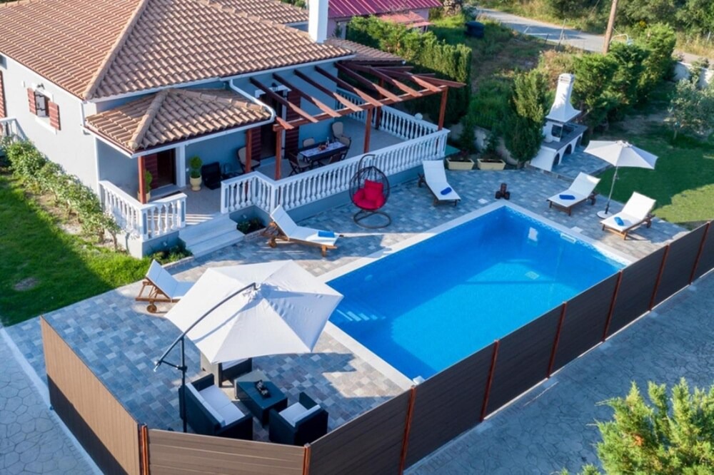 Photo of Outdoor in Neromilos