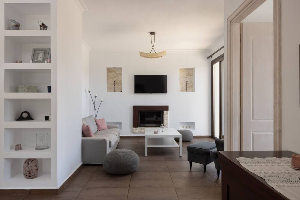 Photo of Livingroom in Peroulion