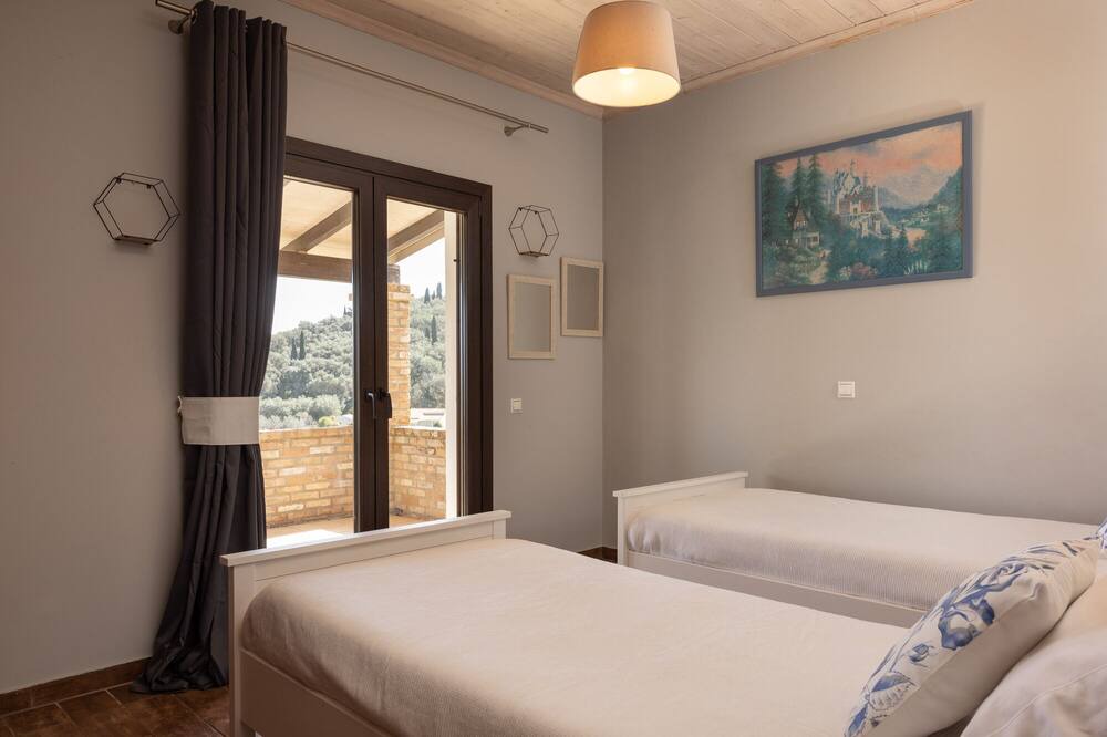 Photo of Bedroom in Peroulion