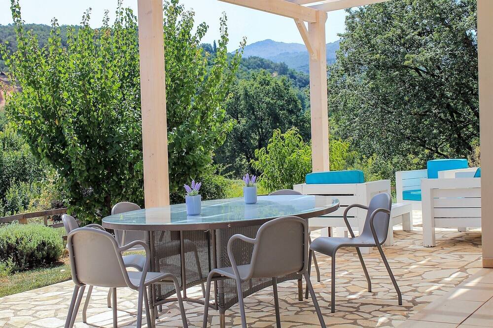 Photo of Outdoor in Peroulion