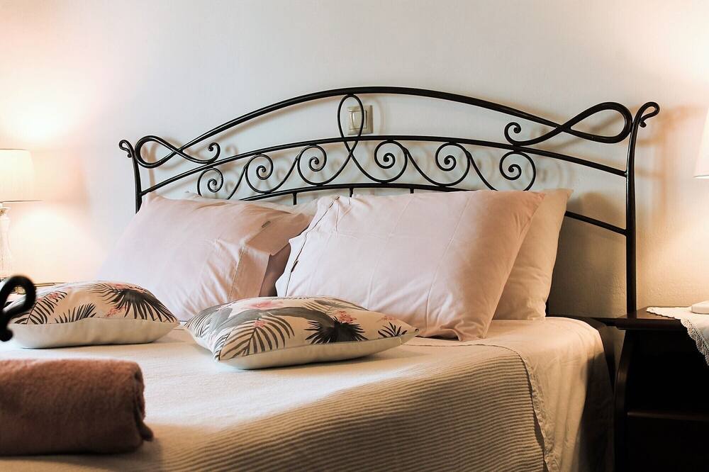 Photo of Bedroom in Peroulion