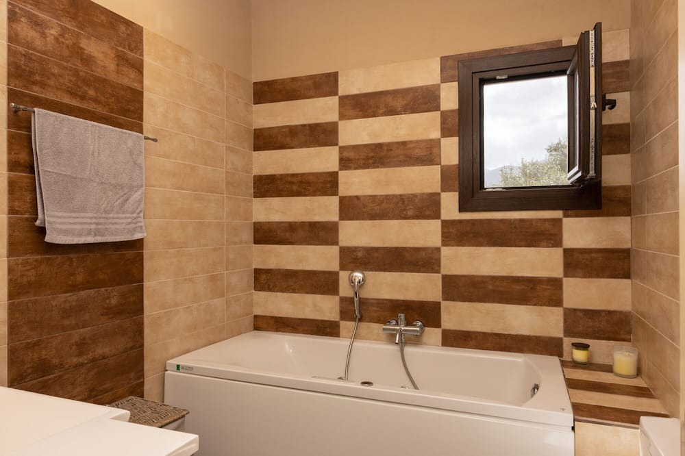 Photo of Bathroom in Peroulion
