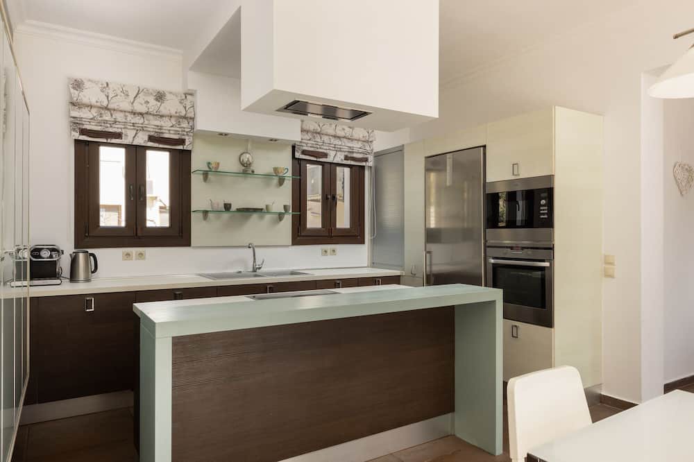 Photo of Kitchen in Peroulion