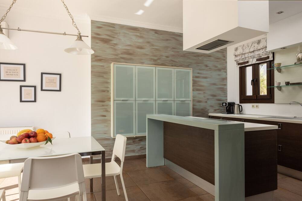 Photo of Kitchen in Peroulion