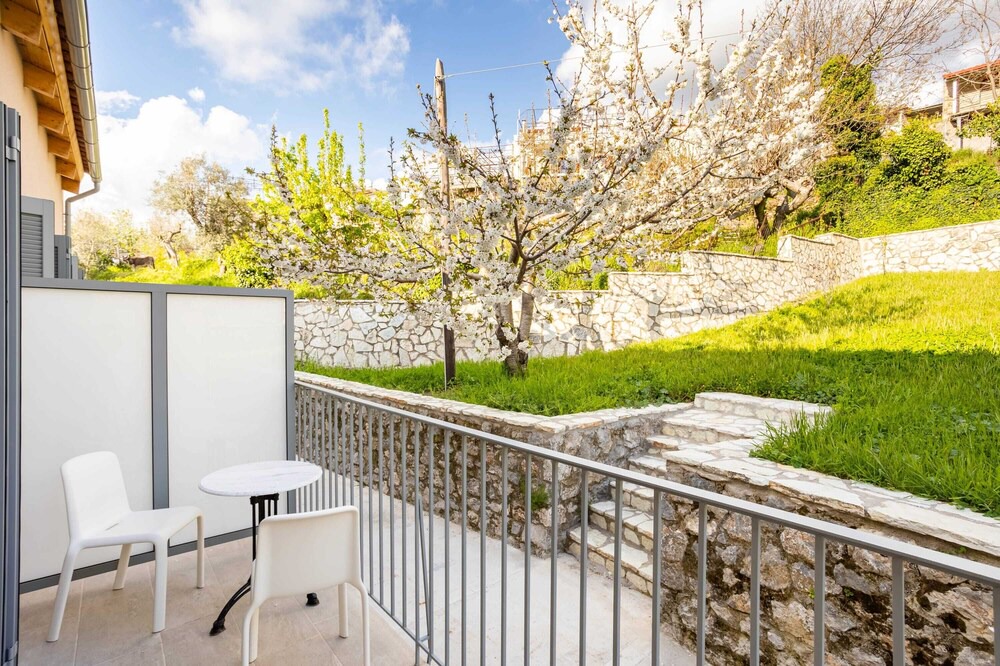 Photo of Patio Balcony in Artemisia