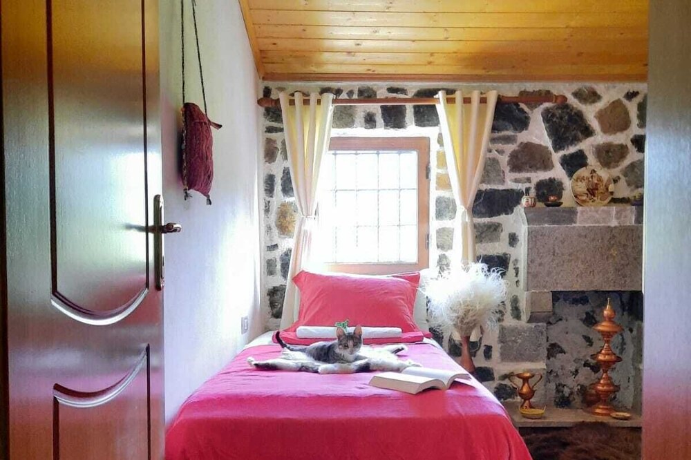Photo of Bedroom in Diber