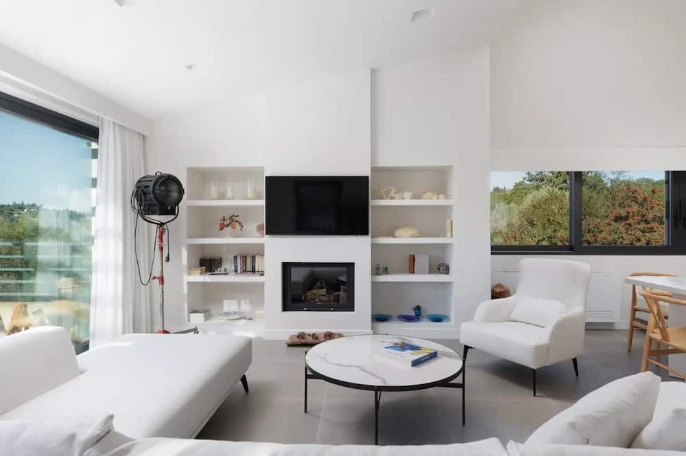 Photo of Livingroom in Achilleio