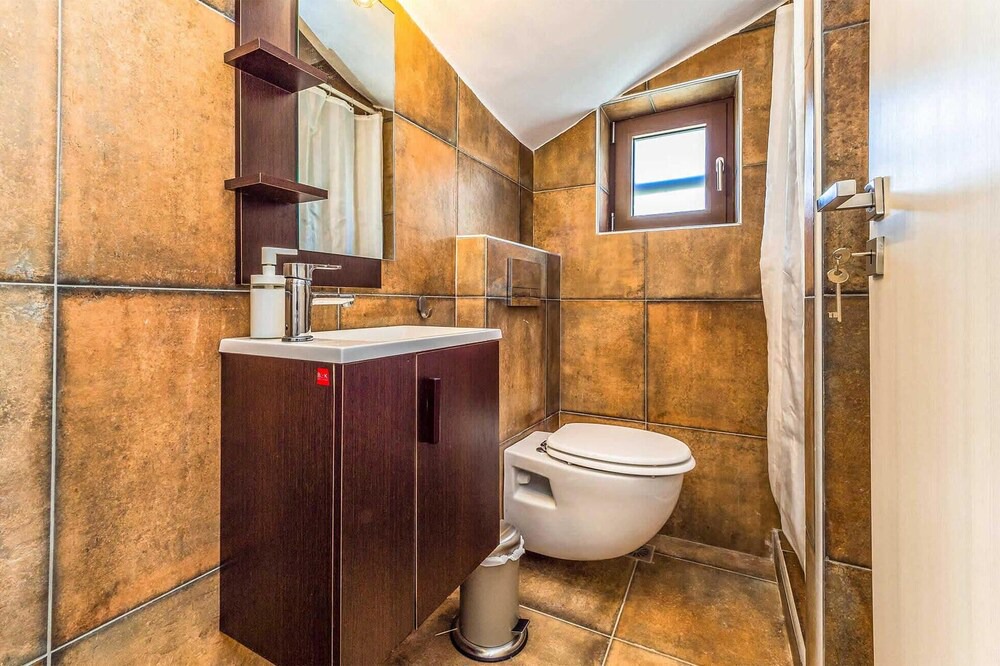 Photo of Bathroom in Livadhakia