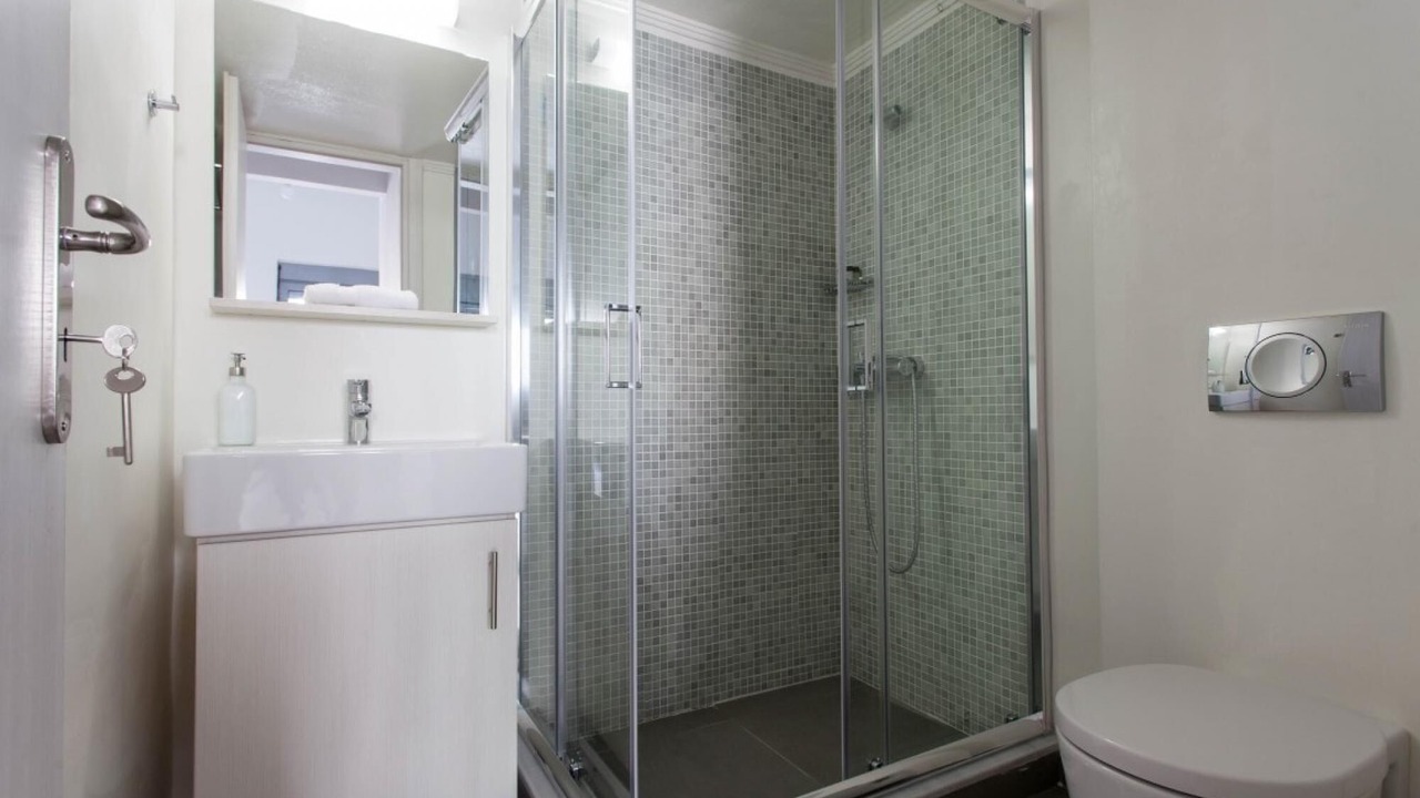Photo of Bathroom in Neos Kosmos