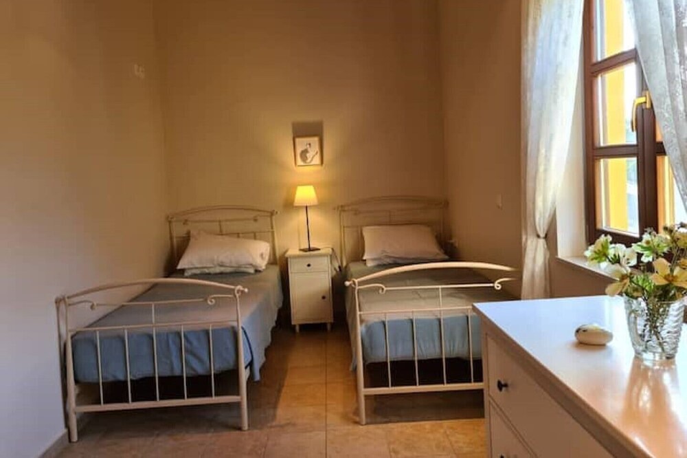 Photo of Bedroom in Maroulas