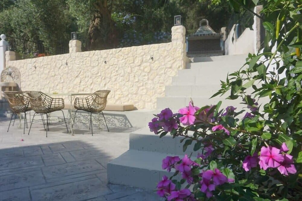 Photo of Patio Balcony in Korakades
