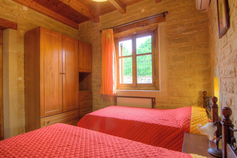 Photo of Bedroom in Atsipópoulon