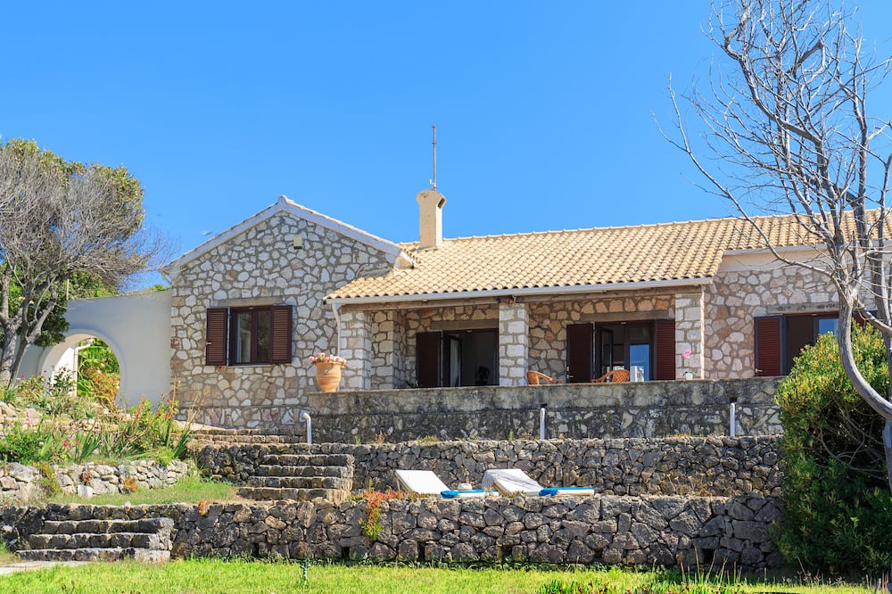 Photo of Outdoor in Agios Stefanos Avliotes