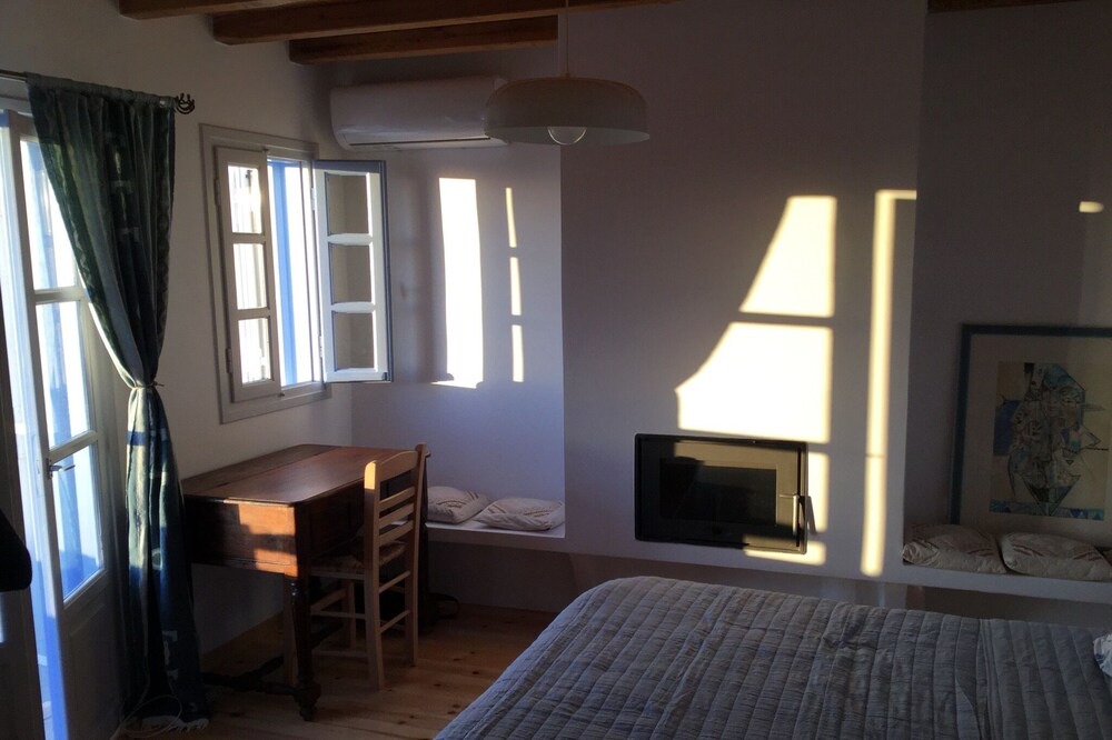 Photo of Bedroom in Exomvourgo