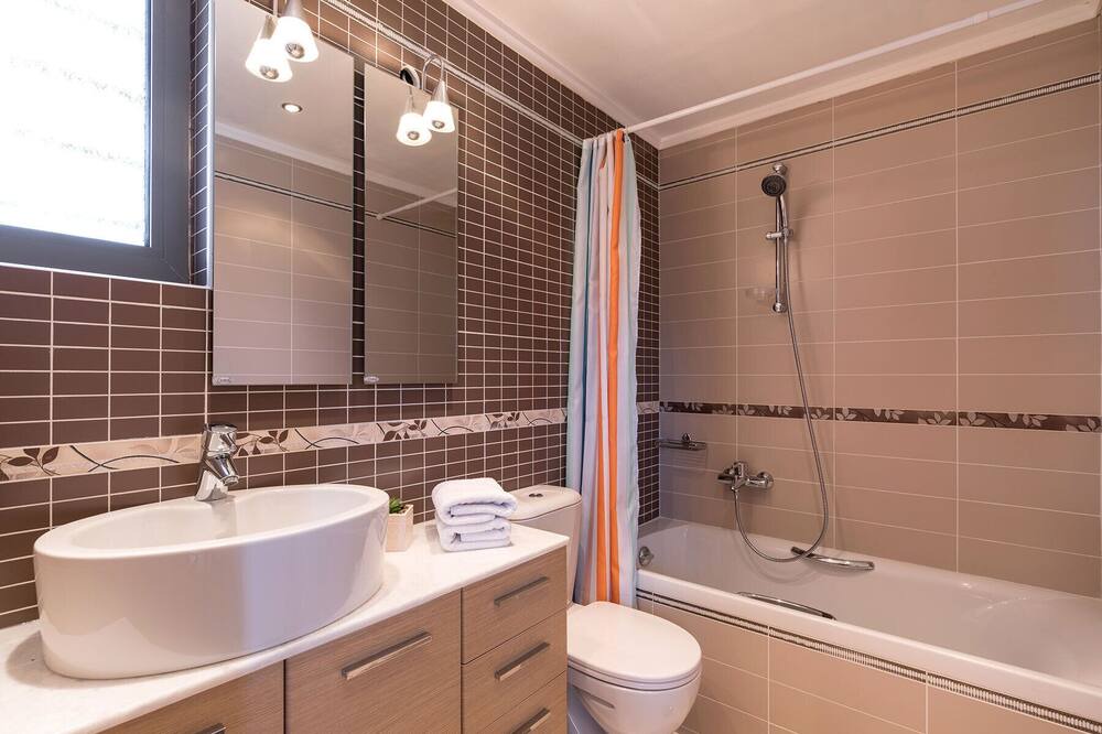 Photo of Bathroom in Kato Korakiana