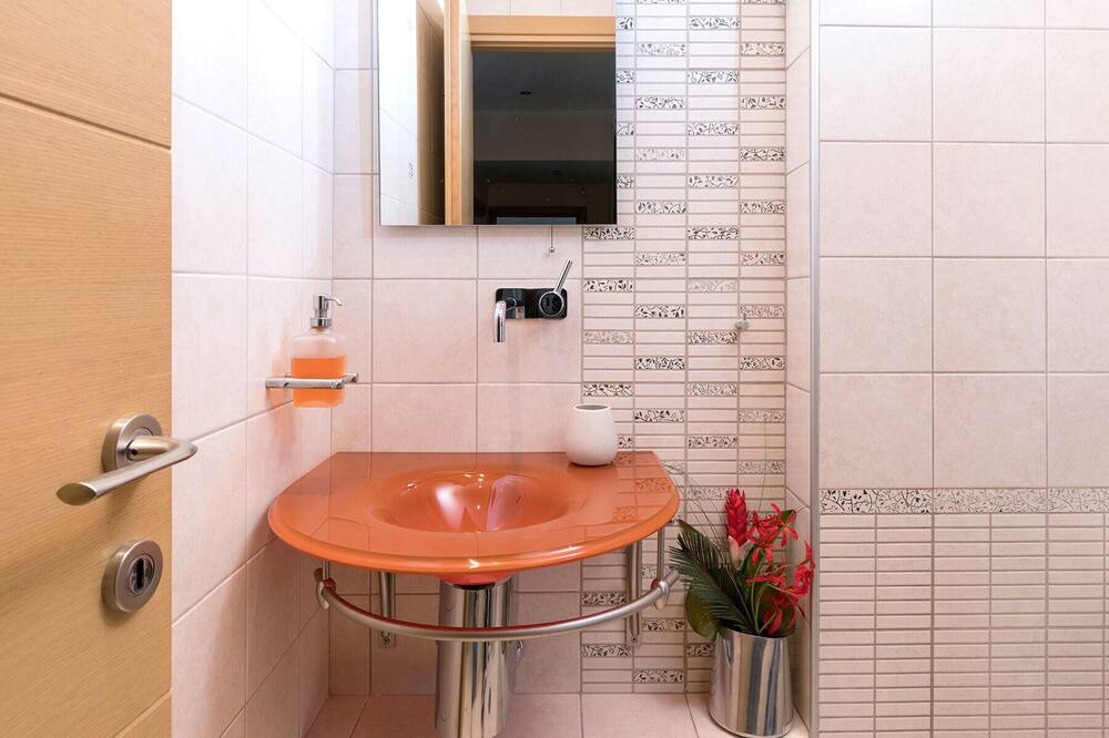 Photo of Bathroom in Kato Korakiana