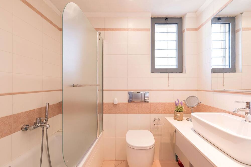 Photo of Bathroom in Kato Korakiana