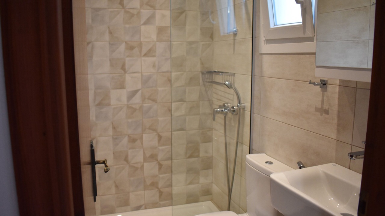 Photo of Bathroom in Agios Georgios Pagon