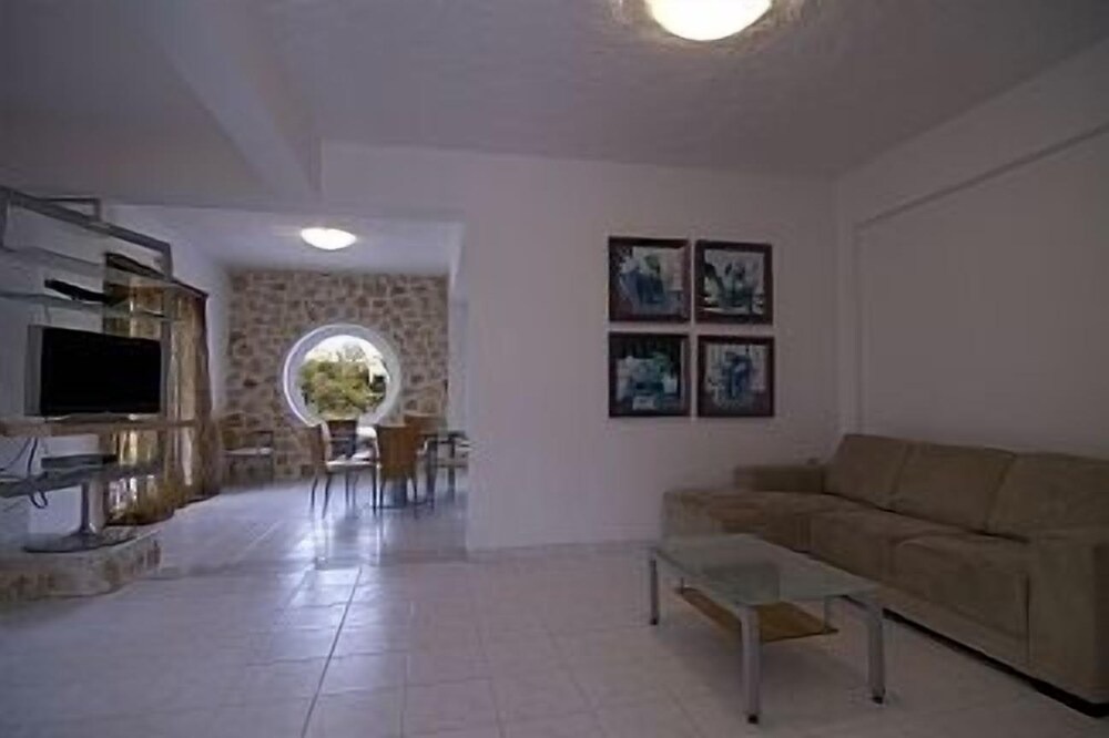 Photo of Livingroom in Kato Galatas