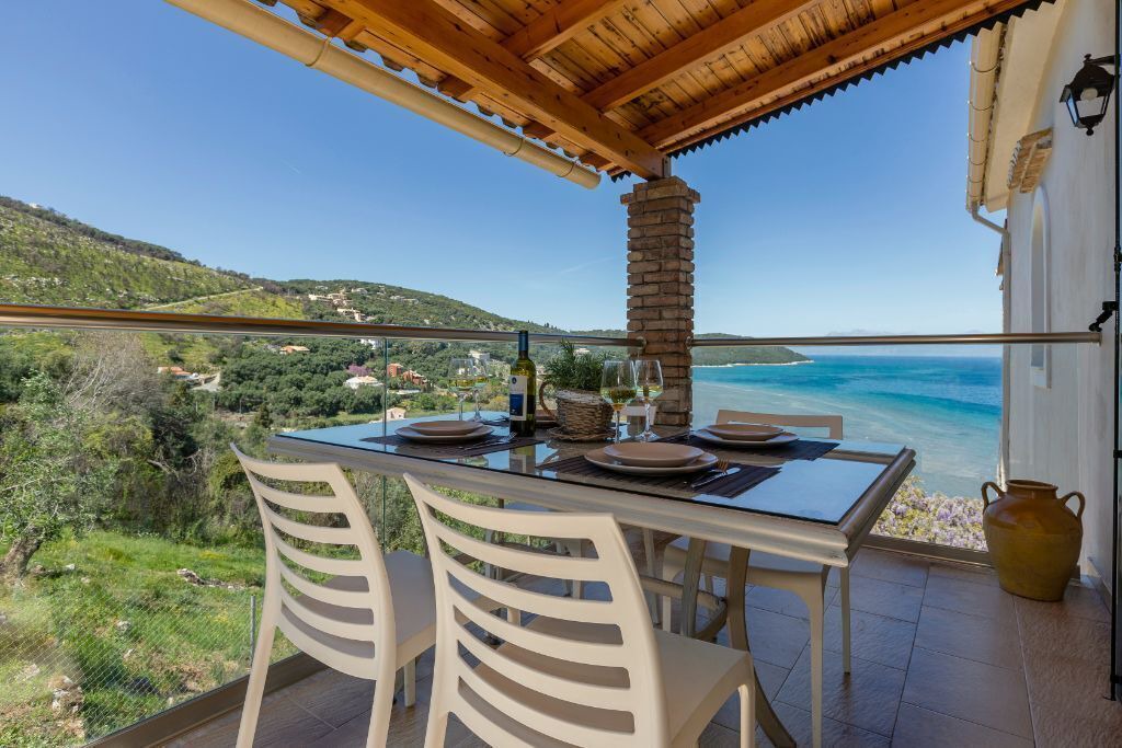 Photo of Patio Balcony in Apraos
